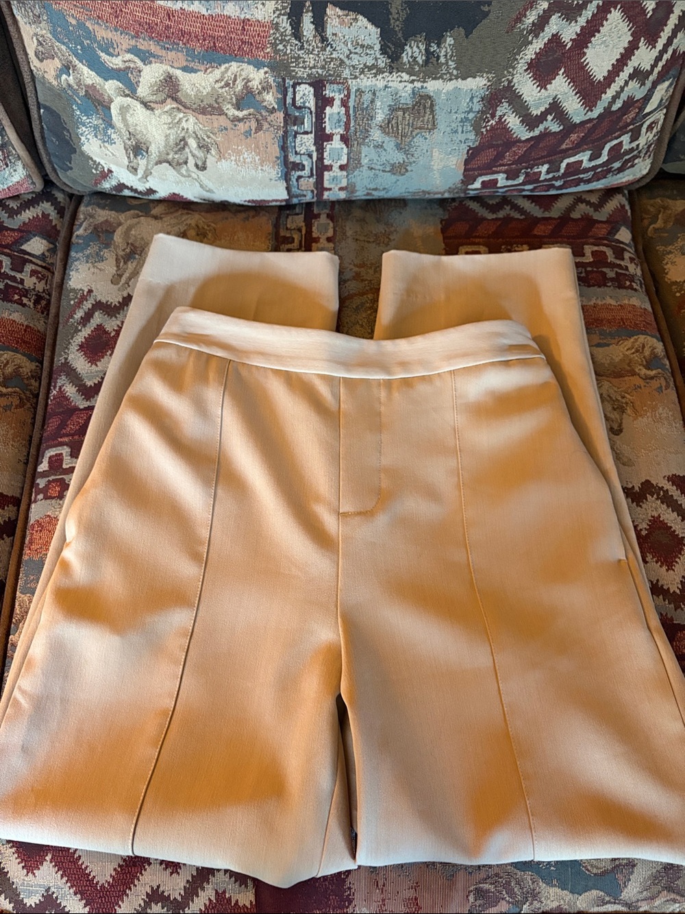 Cream cropped Pants w/ pockets